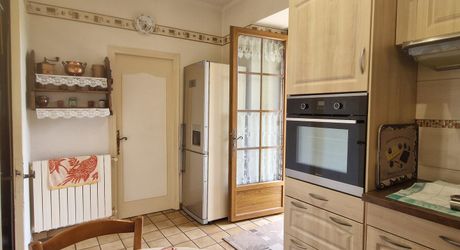 Les Eyzies - Maison périgourdine avec maison d'amis, piscine, garages et joli parc