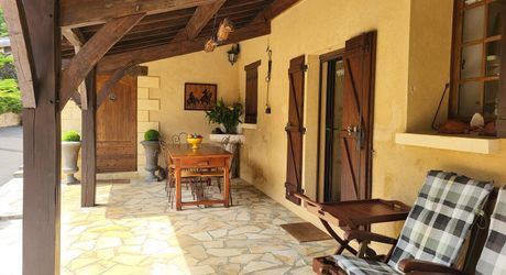 Les Eyzies - Maison périgourdine avec maison d'amis, piscine, garages et joli parc