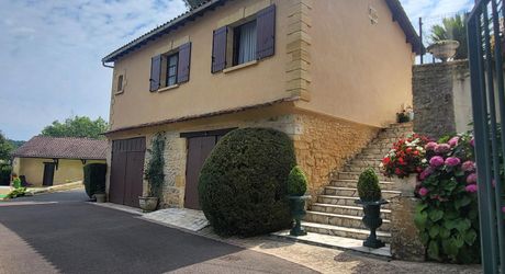 Les Eyzies - Maison périgourdine avec maison d'amis, piscine, garages et joli parc
