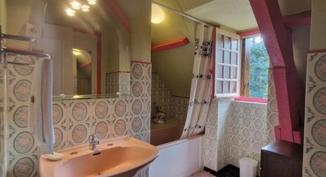Les Eyzies - Maison périgourdine avec maison d'amis, piscine, garages et joli parc