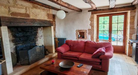 Hautefort - Maison périgourdine avec belle vue sur 3000m² de terrain