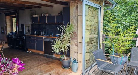 Hautefort - Maison périgourdine avec belle vue sur 3000m² de terrain