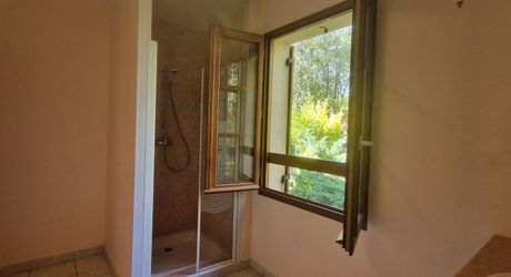 Les Eyzies - Périgord house with 3 bedrooms, garage and large basement.