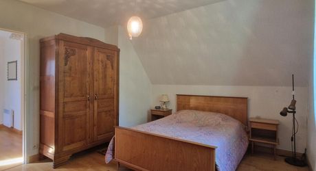 Les Eyzies - Périgord house with 3 bedrooms, garage and large basement.
