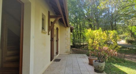 Les Eyzies - Périgord house with 3 bedrooms, garage and large basement.