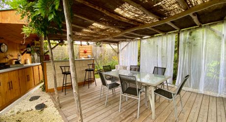  Maison d'Exception à 10 min de Périgueux : 123 m² de Charme, piscine et séchoir à tabac sur une parcelle de 3323m²