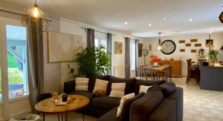  Maison d'Exception à 10 min de Périgueux : 123 m² de Charme, piscine et séchoir à tabac sur une parcelle de 3323m²
