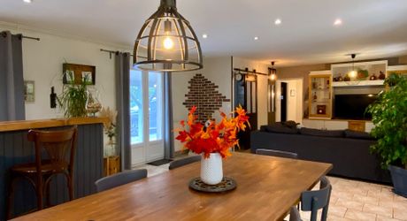  Maison d'Exception à 10 min de Périgueux : 123 m² de Charme, piscine et séchoir à tabac sur une parcelle de 3323m²