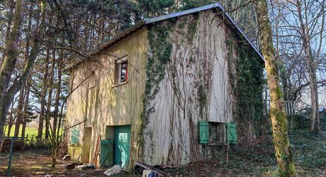 Maison des années 70 sans voisin et terrain boisé