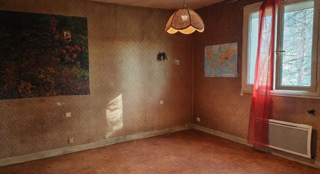 Maison des années 70 sans voisin et terrain boisé