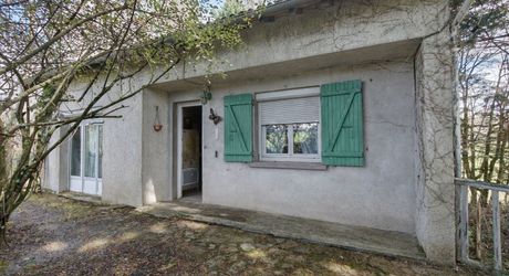 Maison des années 70 sans voisin et terrain boisé