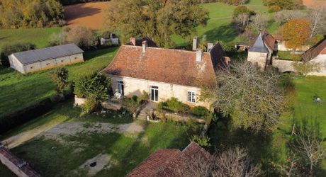 Excideuil - Maison bourgeoise et dépendances sur 3,6 hectares avec vue dégagée