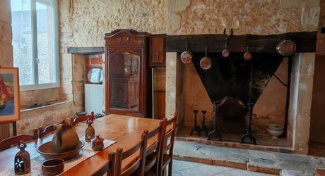 Excideuil - Maison bourgeoise et dépendances sur 3,6 hectares avec vue dégagée