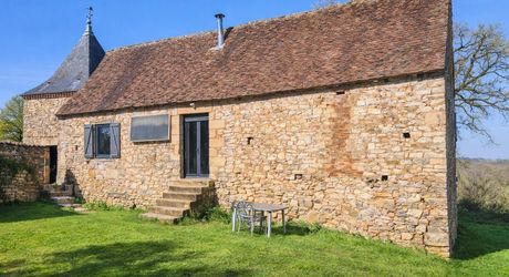 Excideuil - Ferme bourgeoise du XVIIe et dépendances sur 3,6 hectares