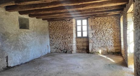 Sarlat - Maison périgourdine à finir de rénover et dépendances