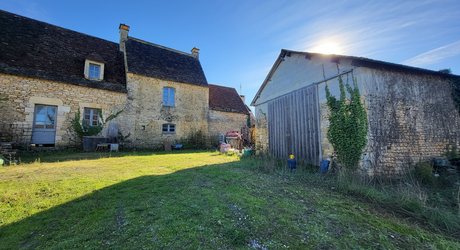 Sarlat - Maison périgourdine à finir de rénover et dépendances