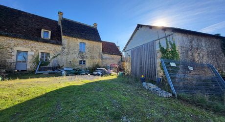 Sarlat - Maison périgourdine à finir de rénover et dépendances