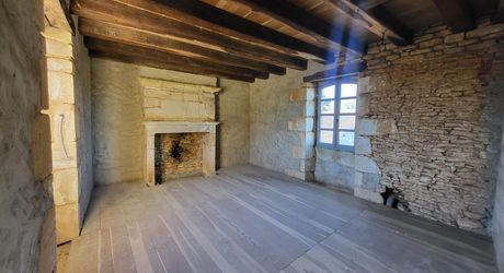 Sarlat - Maison périgourdine à finir de rénover et dépendances