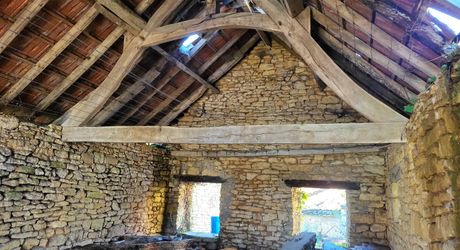 Sarlat - Maison périgourdine à finir de rénover et dépendances