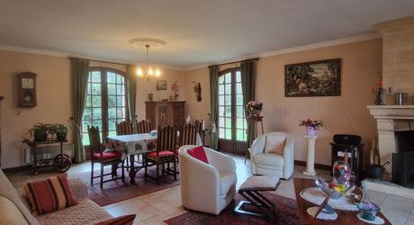 Exclusivité Label Pierres - Maison périgourdine à vendre de 170m² habitables sur son terrain de 4400m² constructible et vue dégagée