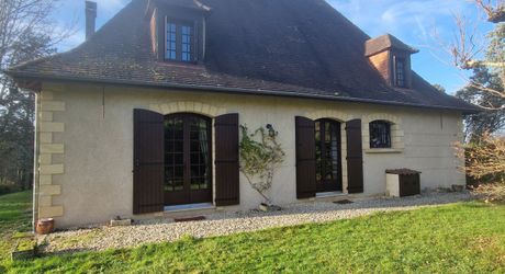 Exclusivité Label Pierres - Maison périgourdine à vendre de 170m² habitables sur son terrain de 4400m² constructible et vue dégagée