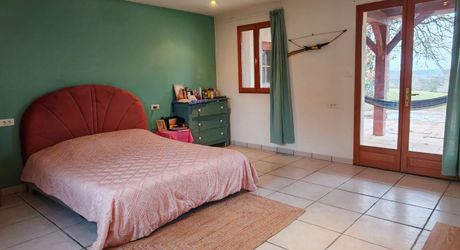 Secteur Brantôme - Au calme, maison en pierre rénovée avec belle vue