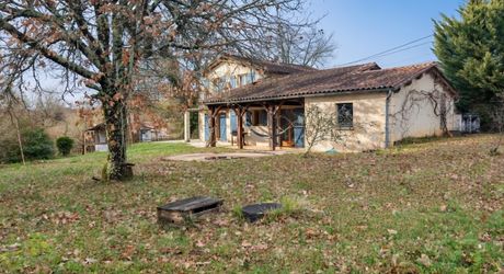Secteur Brantôme - Au calme, maison en pierre rénovée avec belle vue