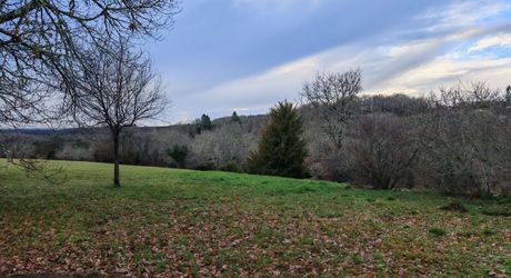 Secteur Brantôme - Au calme, maison en pierre rénovée avec belle vue