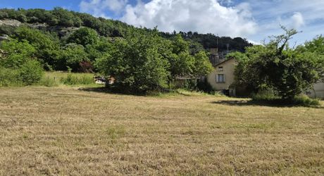 Exclusivité Label Pierres - Maison ancienne à restaurer sur 3900m² de jardin avec dépendances et accès à la rivière