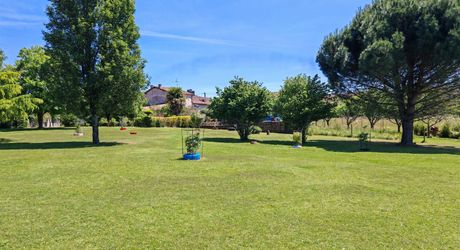 Grands volumes pour cette maison périgourdine sur 1 hectare de terrain