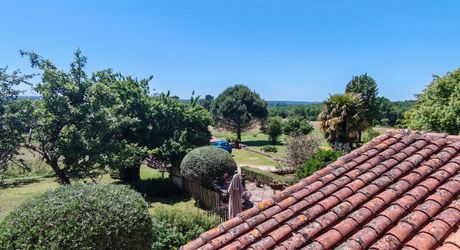 Grands volumes pour cette maison périgourdine sur 1 hectare de terrain