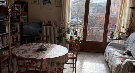 Immeuble de rapport évolutif de 200 m2 habitable avec garages, jardin et potentiel d’aménagement