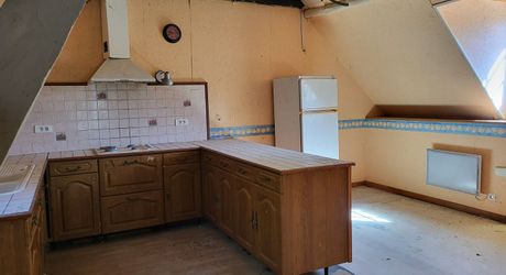 Magnifique restauration pour cette propriété de 300m² habitables avec dépendances restant à aménager.