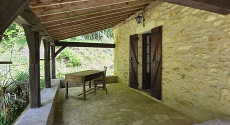 Les Eyzies - Maison en pierres au calme dans un parc arboré