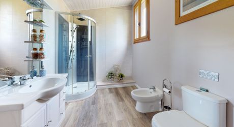 Belle propriété en pierres avec maison d'amis et piscine implantée sur 7300m² de parc