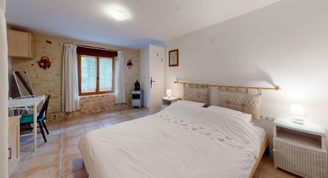 Belle propriété en pierres avec maison d'amis et piscine implantée sur 7300m² de parc