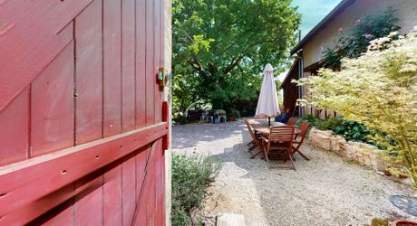 Belle propriété en pierres avec maison d'amis et piscine implantée sur 7300m² de parc