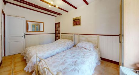 Belle propriété en pierres avec maison d'amis et piscine implantée sur 7300m² de parc