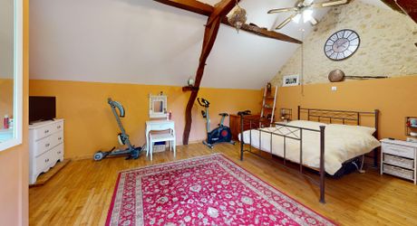 Belle propriété en pierres avec maison d'amis et piscine implantée sur 7300m² de parc