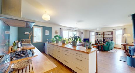 Maison de plain pied d'environ 130m² habitables avec vue dégagée