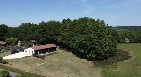 Maison de plain pied d'environ 130m² habitables avec vue dégagée