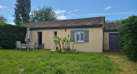Saint-Cyprien - Maison de plain-pied d'environ 100m² avec 3 chambres, garage et jardin