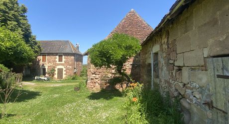 Corps de ferme à rénover à 25 minutes de Brive