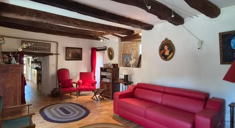 Vallée de la Dordogne, maison de hameau XVIIIème de 186m² avec 3 chambres et piscine