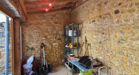 Vallée de la Dordogne, maison de hameau XVIIIème de 186m² avec 3 chambres et piscine