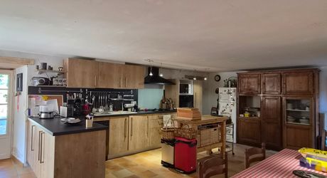 Vallée de la Dordogne, maison de hameau XVIIIème de 186m² avec 3 chambres et piscine