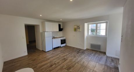 Saint-Cyprien, immeuble de rapport avec deux appartements libres