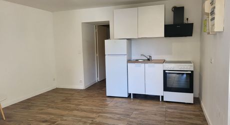 Saint-Cyprien, immeuble de rapport avec deux appartements libres