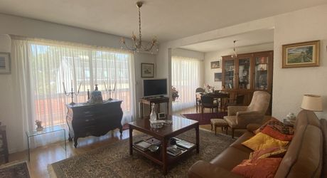 Bordeaux Caudéran, appartement traversant de 95m², parking et cave.