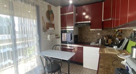 Bordeaux Caudéran, appartement traversant de 95m², parking et cave.